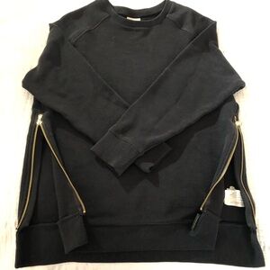 VARLEY gorgeous cotton blend pullover with side zippers. A sexy, classy shirt L